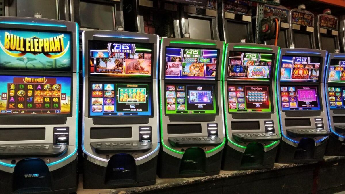 Using Free Slot Machine Games on Facebook