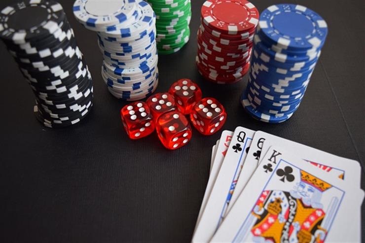 Terms and Rules: A Simple Guide to Baccarat for Beginners and All